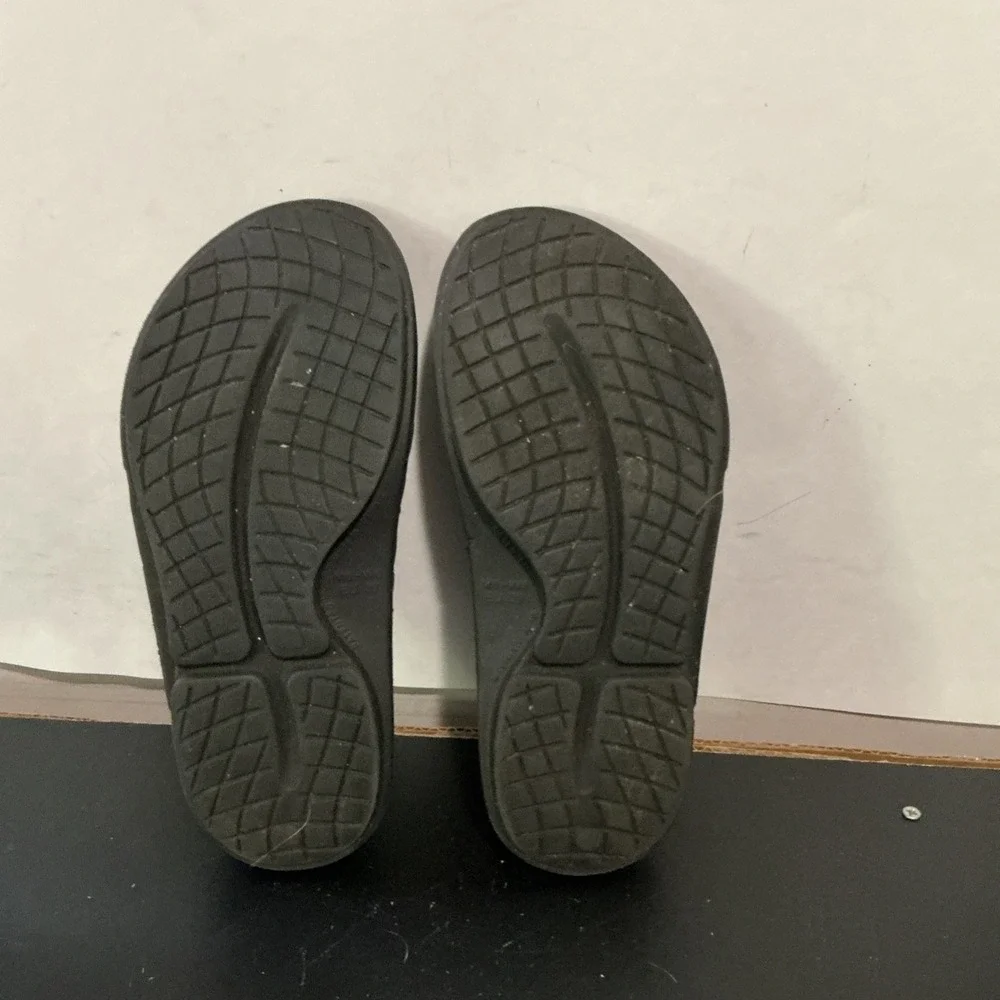 OOFOS OOahh Sport Flex Slide Black Unisex Mens 6 Womens 8 Sandals